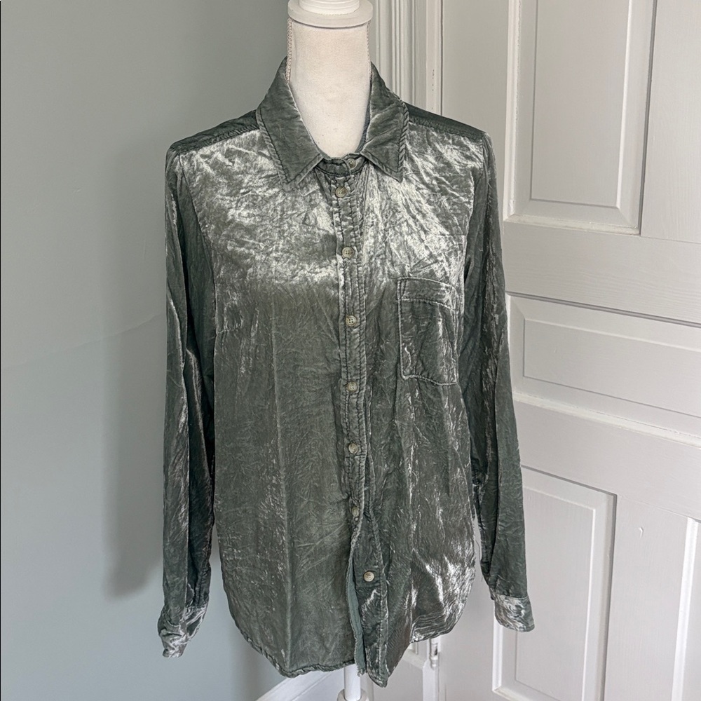 Maeve Anthropologie Sage Green Crushed Velvet Button Down Top Shirt Medium